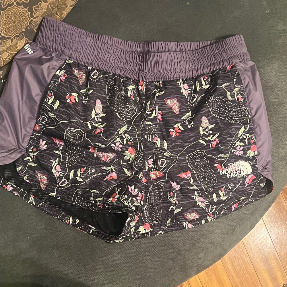 The North Face Women's Black and Purple Alpine ,new. Sm and med